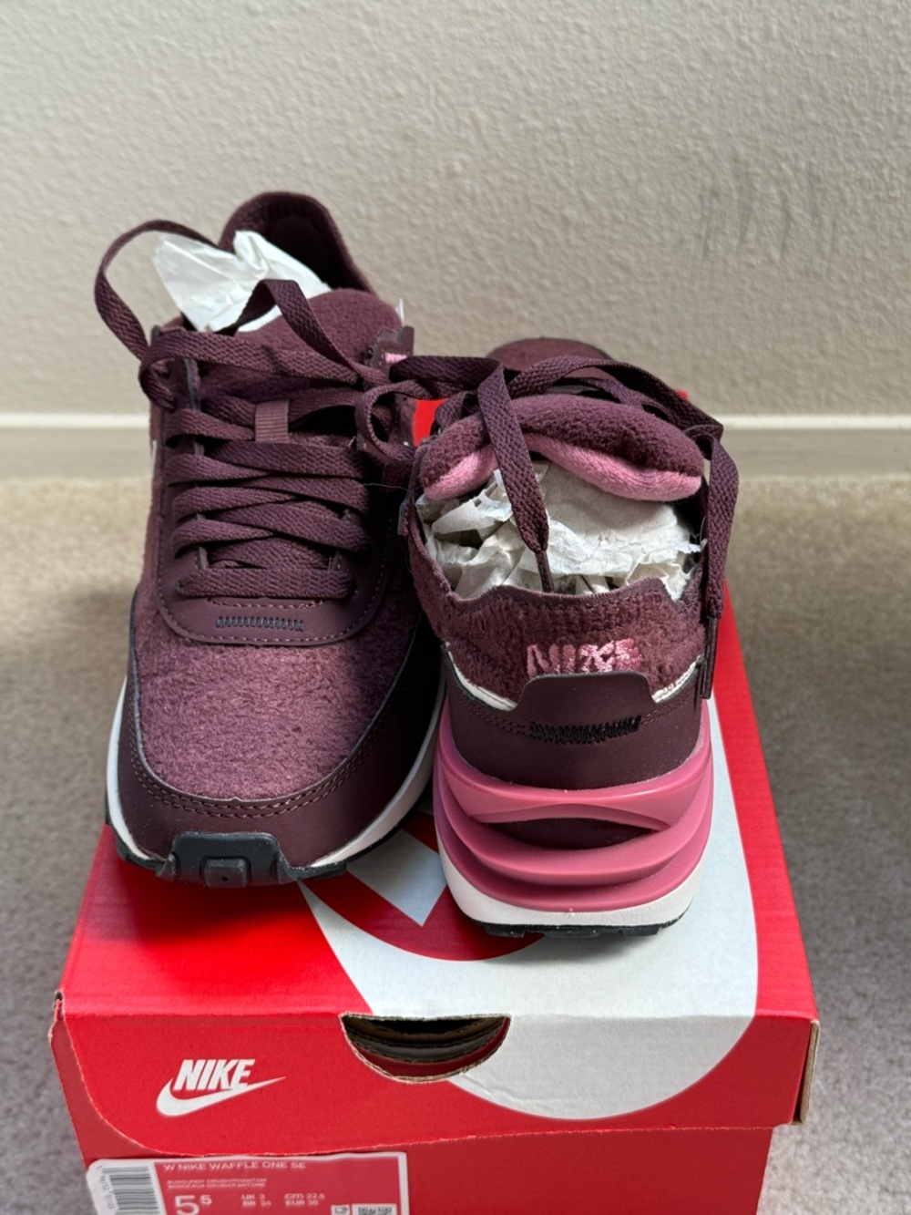 Nike Waffle One SE - Burgundy Crush 5.5 NWT ! - Picture 2 of 3